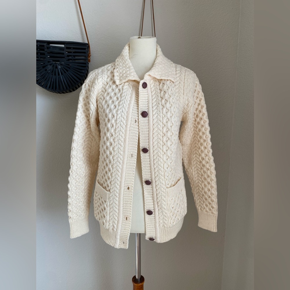 Shades of Aran Ireland Crafts 100% Merino Wool Crew Neck Unisex Sweater, Medium
